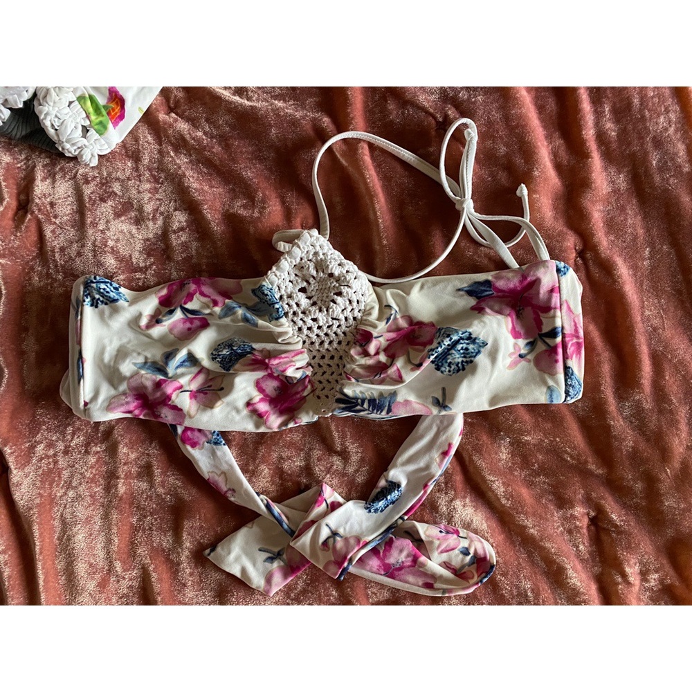Frankie’s bikini floral halter top